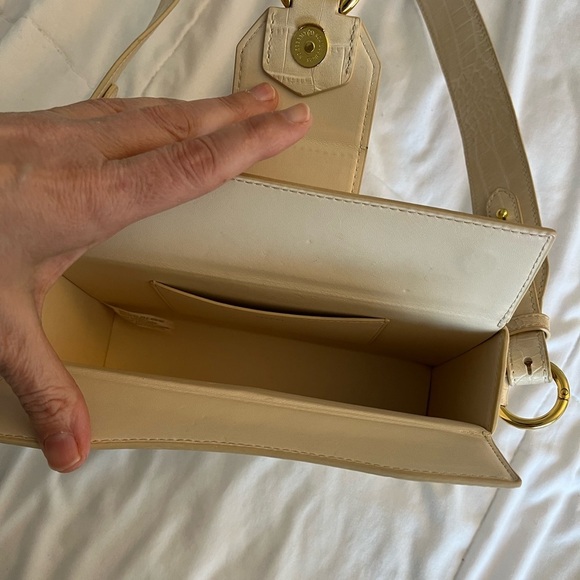 JW PEl Ivory Croc Grace
Box Bag NWOT Contemporary, Elegant, Simplicity, Chic - Picture 11 of 17
